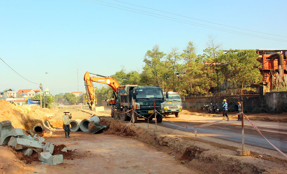 Đảm bảo an toàn giao thông tại các công trường đang thi công 