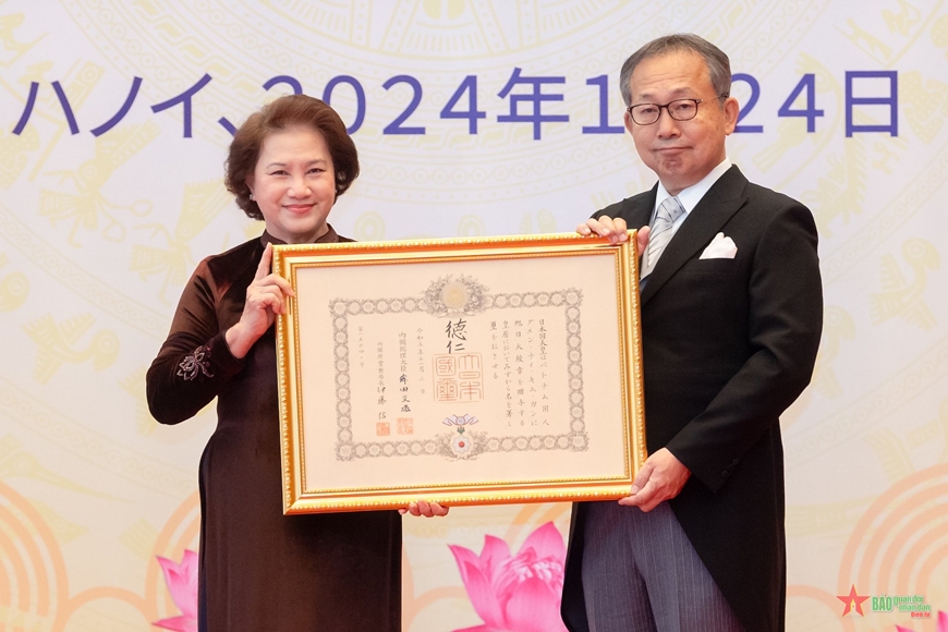Nhật Bản trao Huân chương Mặt trời mọc hạng Nhất Đại thập tự tặng nguyên Chủ tịch Quốc hội Nguyễn Thị Kim Ngân