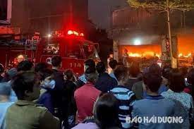 Cháy cửa hàng thiết bị điện ở thị trấn Thanh Hà