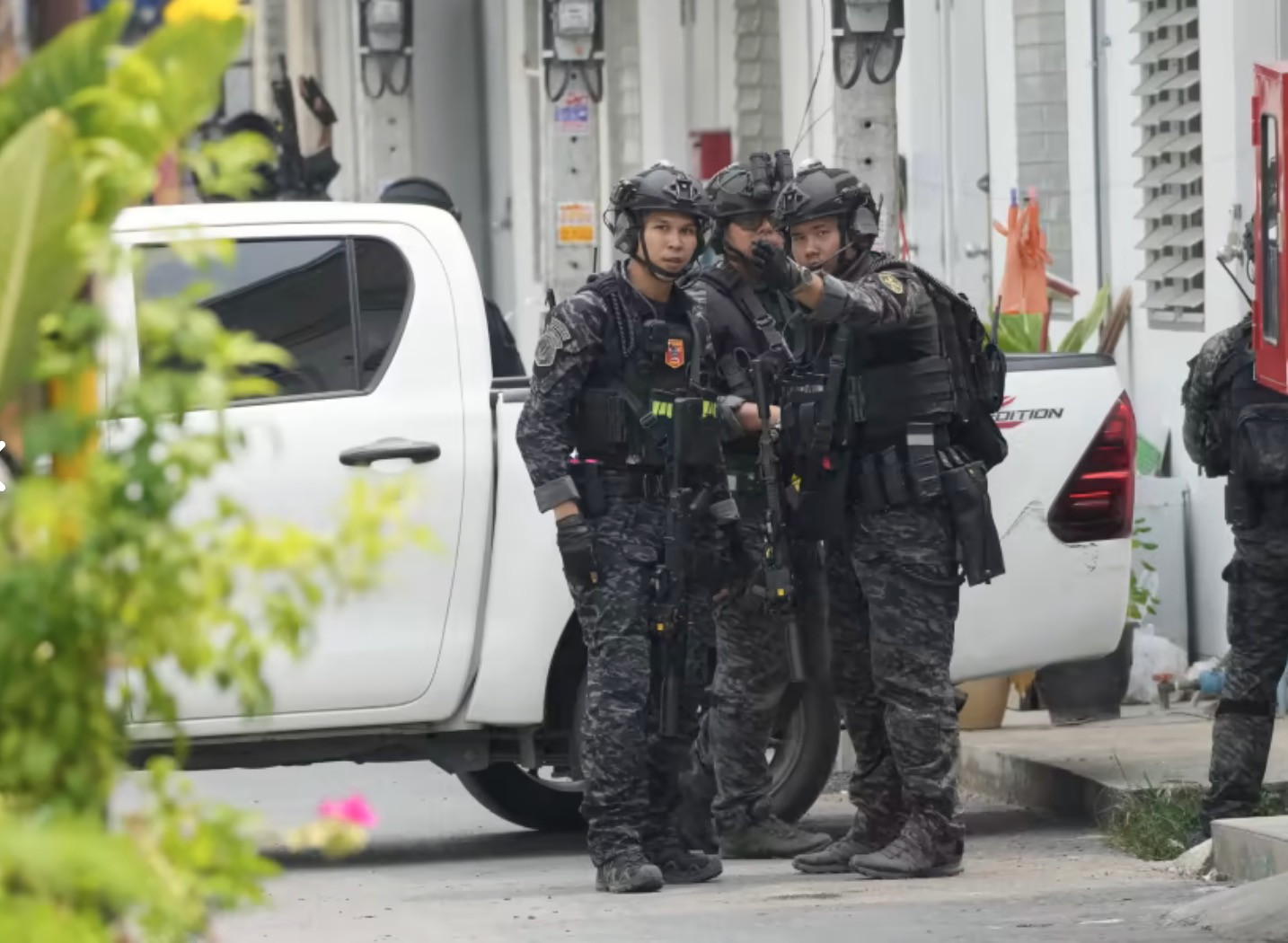 Thái Lan: Tâm lý bất ổn, một cảnh sát xả súng từ nhà riêng