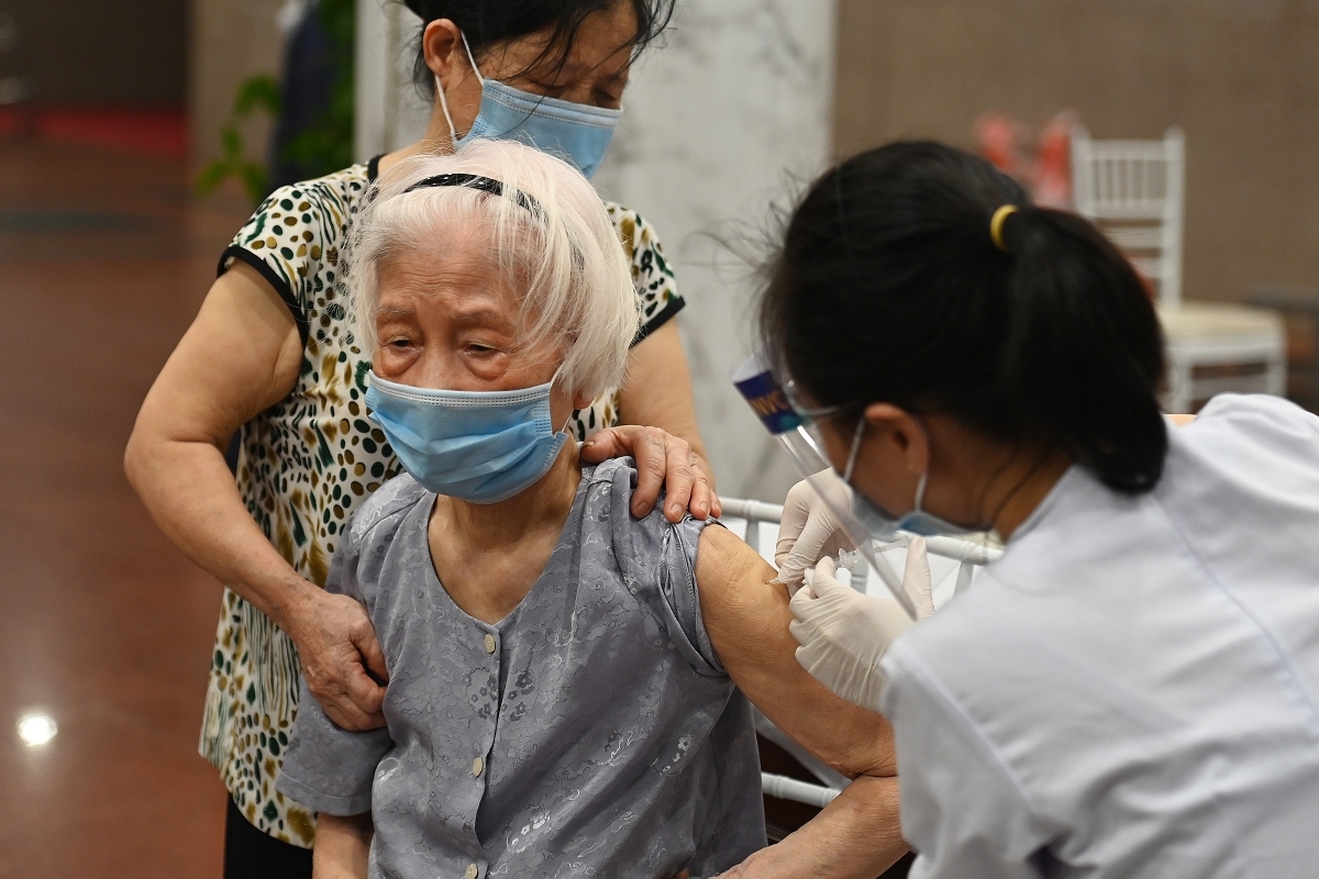Thời gian tới, tiêm vaccine Covid-19 ở Việt Nam thực hiện thế nào?