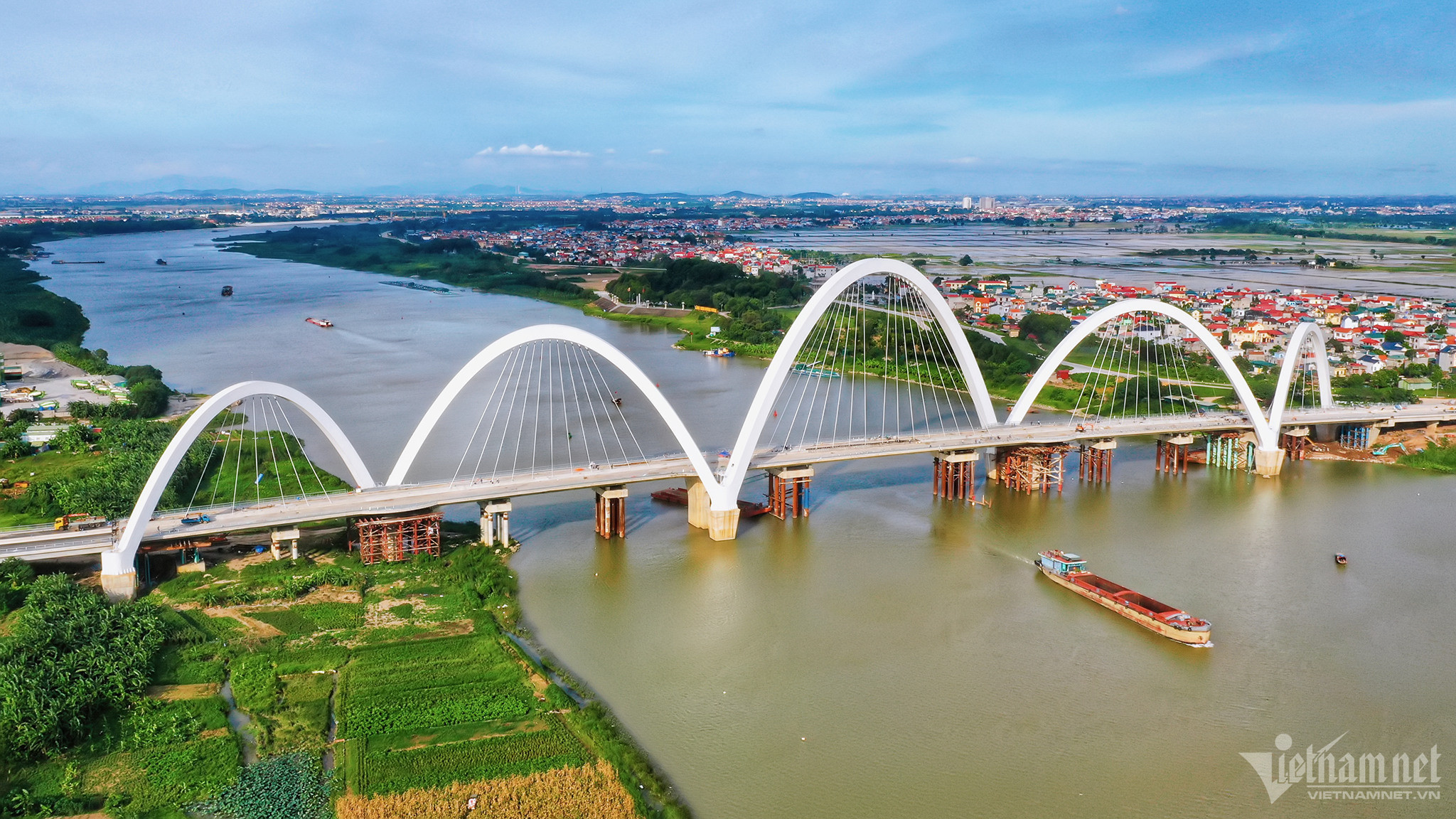 Cây cầu hình rồng cuộn gần 2.000 tỷ đồng ở Bắc Ninh sắp thông xe