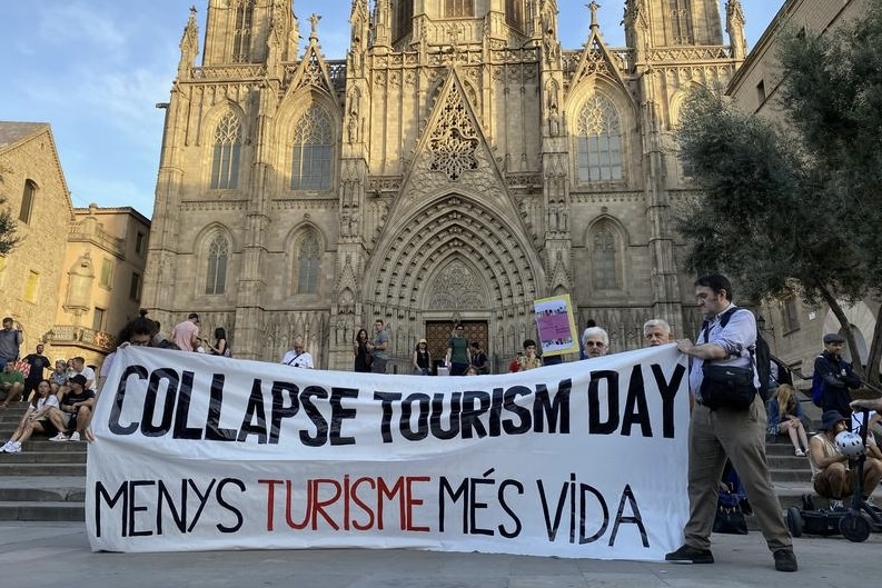 Người Tây Ban Nha khốn khổ vì khách du lịch
