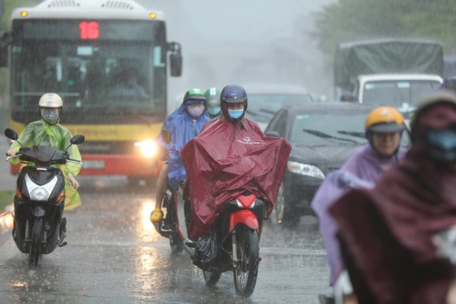 Hoàn lưu bão số 2 tiếp tục gây mưa to nhiều nơi ở miền Bắc 