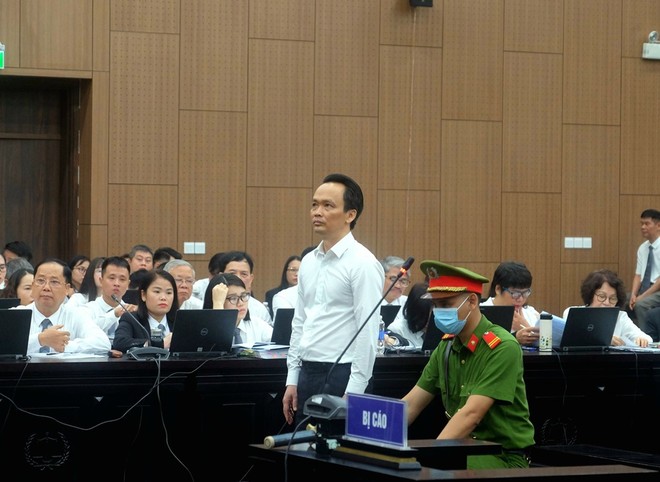 Cựu Chủ tịch FLC Trịnh Văn Quyết và 49 bị cáo liên quan hầu tòa 