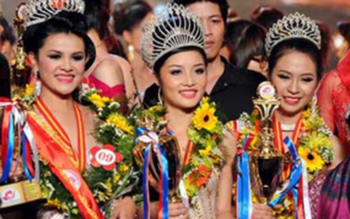 Những người đẹp Việt từng tuyên bố trả lại vương miện Hoa hậu 