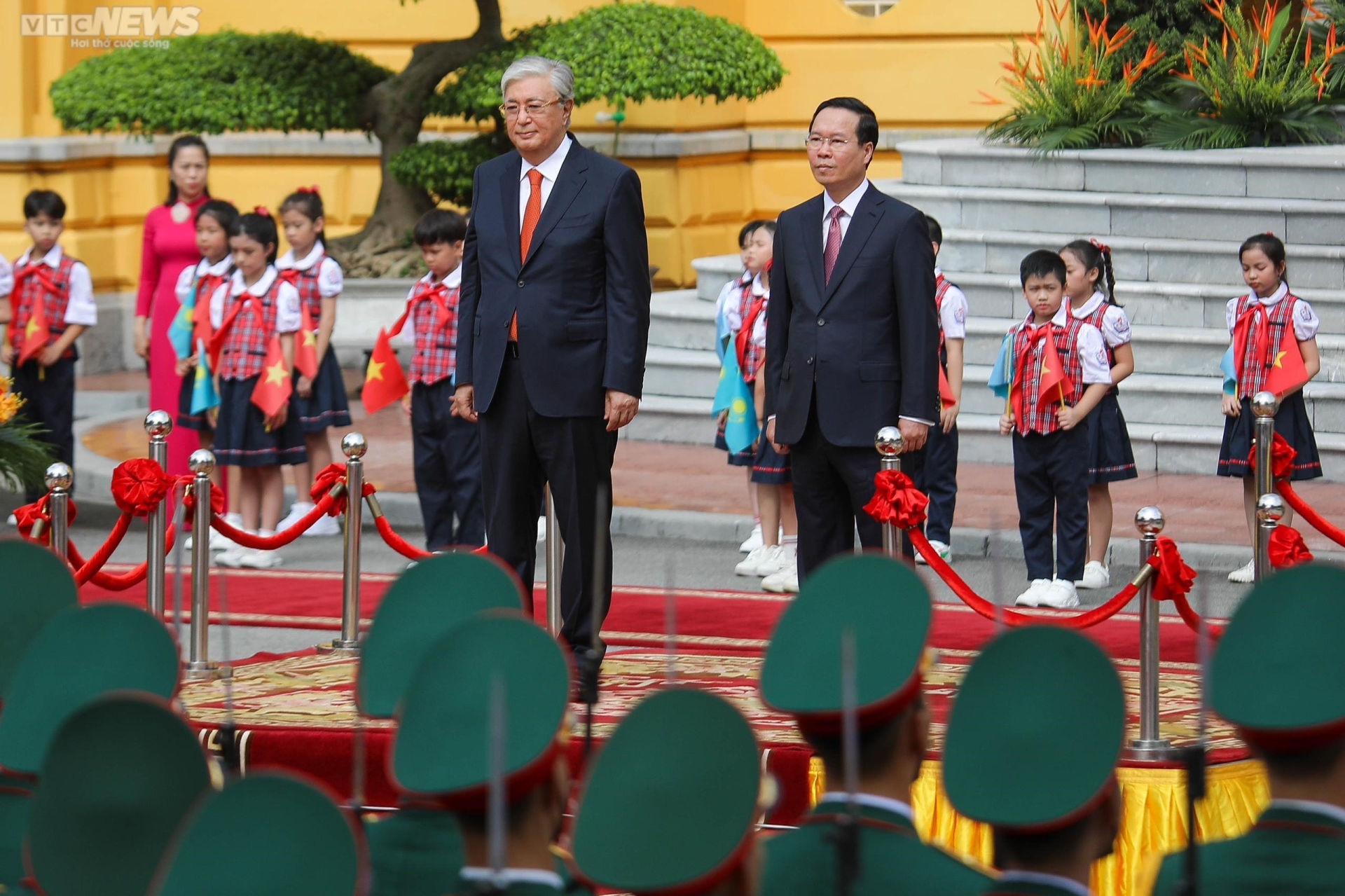 Toàn cảnh lễ đón Tổng thống Kazakhstan thăm chính thức Việt Nam
