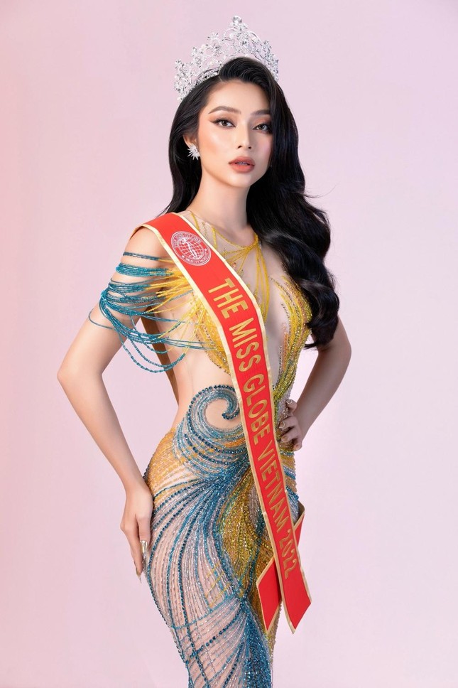 Đại diện Việt Nam thi Miss Globe 2022 bất ngờ lọt Top 3 BXH dự đoán của Sash Factor 