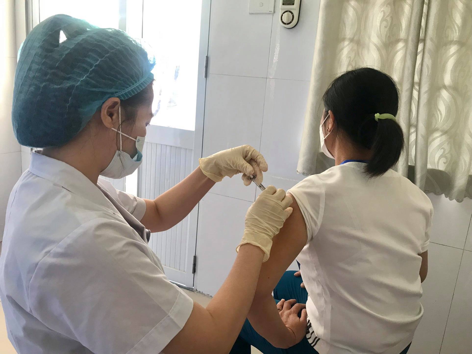 Vắc xin ARCT-154 của Việt Nam thử nghiệm giai đoạn 2 và 3a trên 1.000 người 