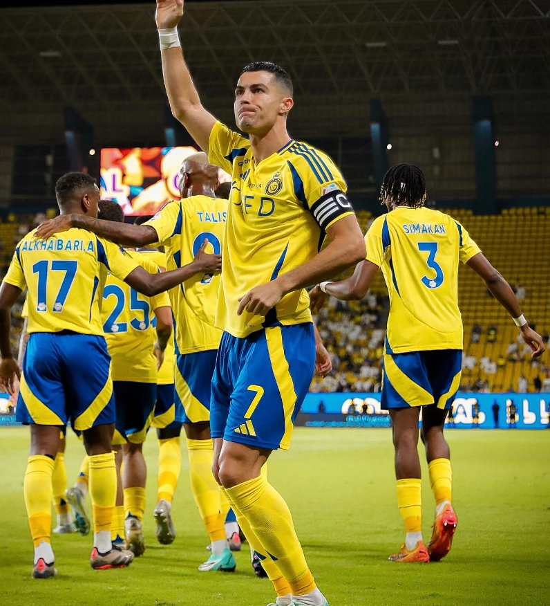 Ronaldo thăng hoa, Al Nassr thắng trận thứ 5 liên tiếp