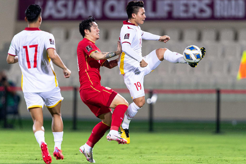 Tuyển Việt Nam đấu Trung Quốc: 'Làm nóng' giấc mơ World Cup