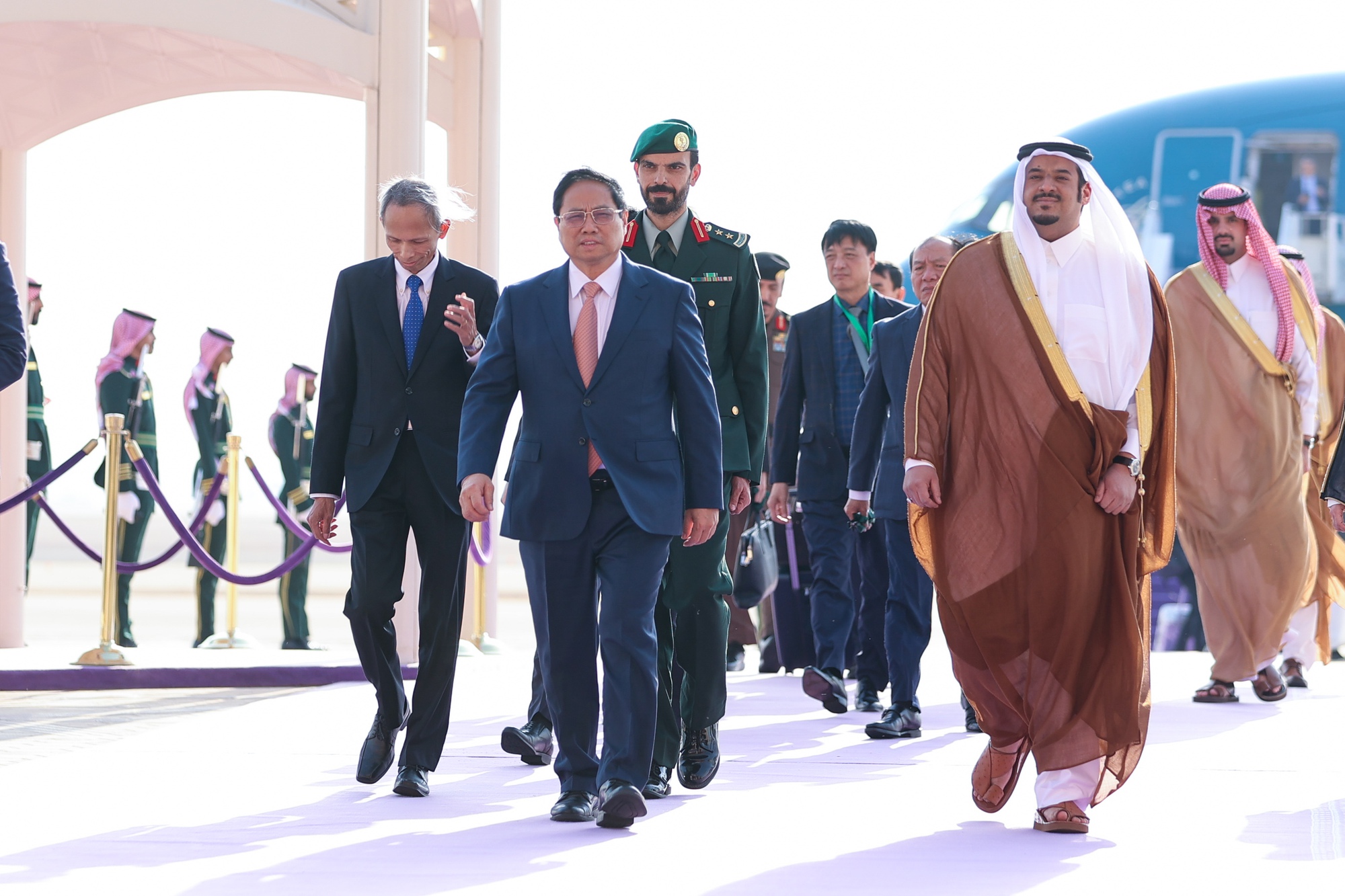 Thủ tướng Phạm Minh Chính tới Thủ đô Riyadh, bắt đầu chuyến công tác tại Vương quốc Saudi Arabia 