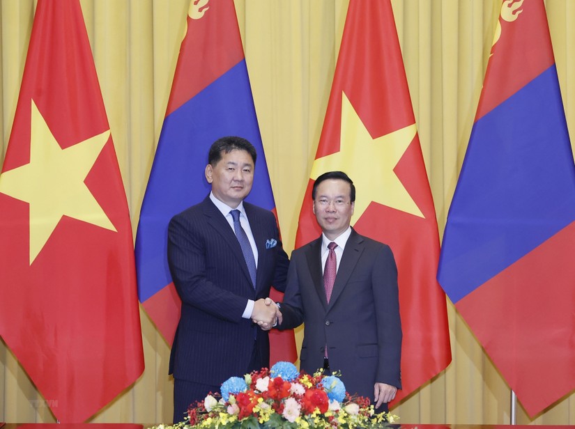 Chủ tịch nước hội đàm với Tổng thống Mông Cổ 