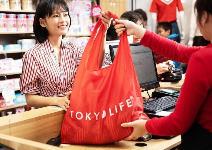 Chủ chuỗi Tokyolife vừa bị truy thu thuế: Mở hàng trăm cửa hàng, doanh thu năm hơn 1.300 tỷ đồng nhưng chỉ lãi “siêu mỏng”