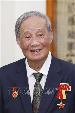 Đồng chí Vũ Oanh, nguyên Ủy viên Bộ Chính trị, nguyên Trưởng Ban Kinh tế Trung ương, nguyên Trưởng Ban Dân vận Trung ương từ trần