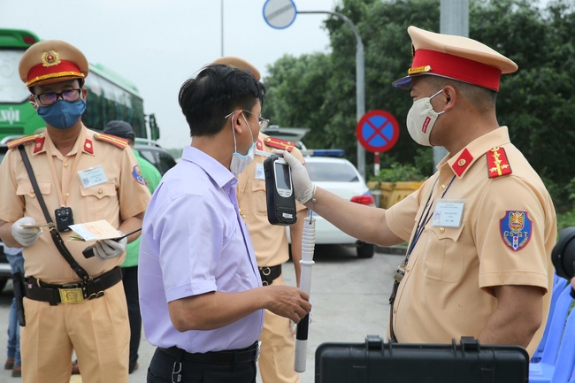Cấm tuyệt đối nồng độ cồn đối với lái xe: Vì thể lực, trí lực của người Việt Nam 