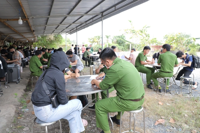 Vụ giải cứu hàng trăm người Việt bị lừa sang Campuchia làm việc: Phát hiện nhiều kẻ truy nã