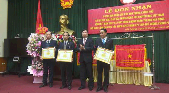 Hội khuyến học tỉnh đón nhận cờ thi đua xuất sắc của Thủ tướng Chính phủ