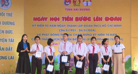 SÔI NỔI NGÀY HỘI TIẾN BƯỚC LÊN ĐOÀN