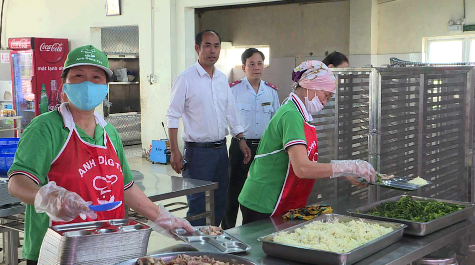 Kiểm tra an toàn vệ sinh thực phẩm bếp ăn tập thể tại huyện Thanh Miện