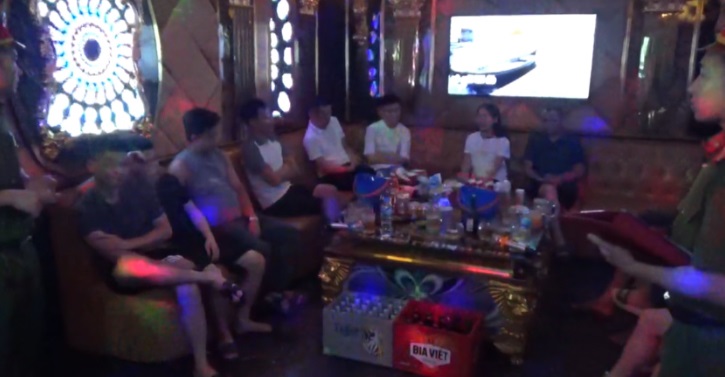 XỬ PHẠT VI PHẠM HÀNH CHÍNH 5 CƠ SỞ KARAOKE Ở CẨM GIÀNG