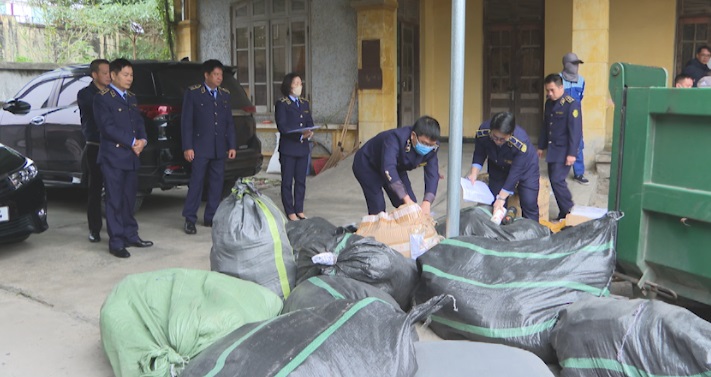 TIẾP TỤC ĐẤU TRANH CHỐNG BUÔN LẬU, GIAN LẬN THƯƠNG MẠI VÀ HÀNG GIẢ