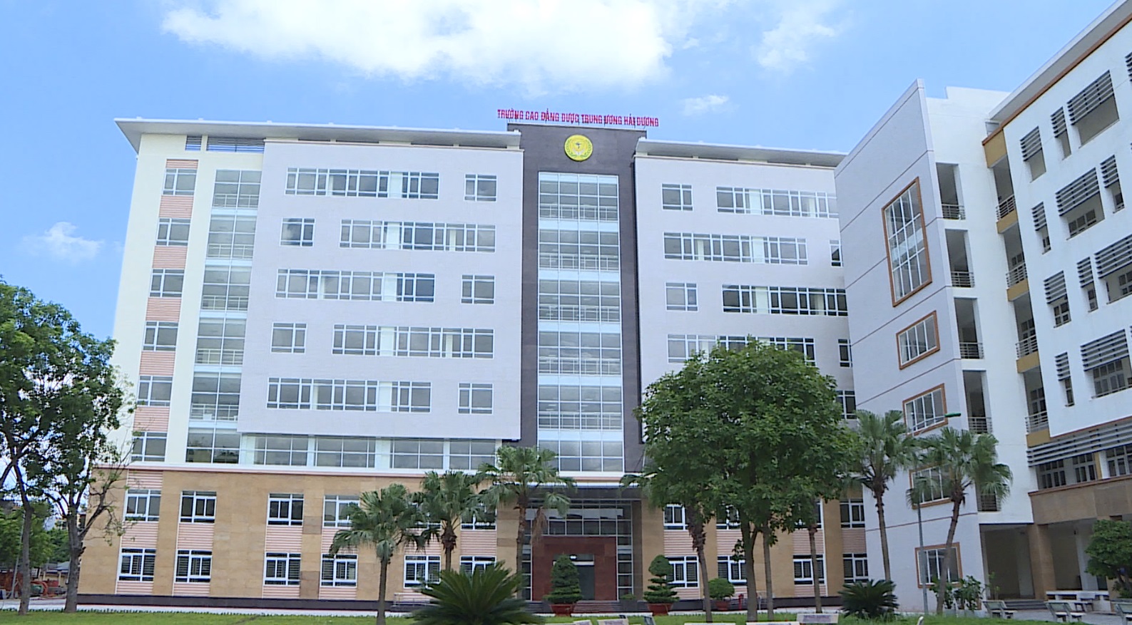 Trường Cao đẳng dược Trung ương Hải Dương nhập học cho sinh viên khóa mới