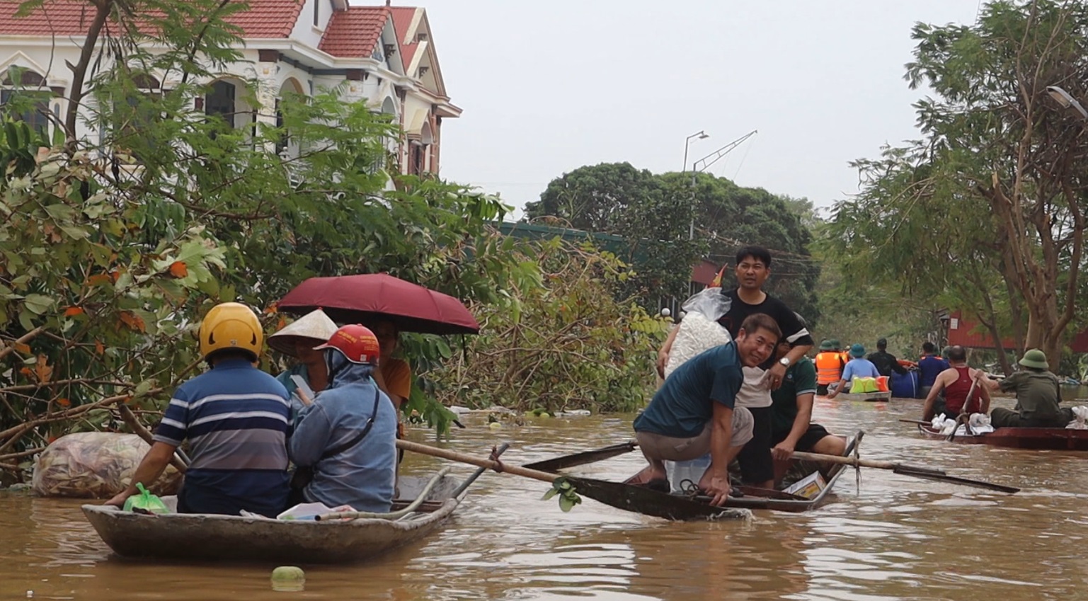 TẬP TRUNG KHẮC PHỤC HẬU QUẢ BÃO SỐ 3 TRÊN ĐỊA BÀN TỈNH   