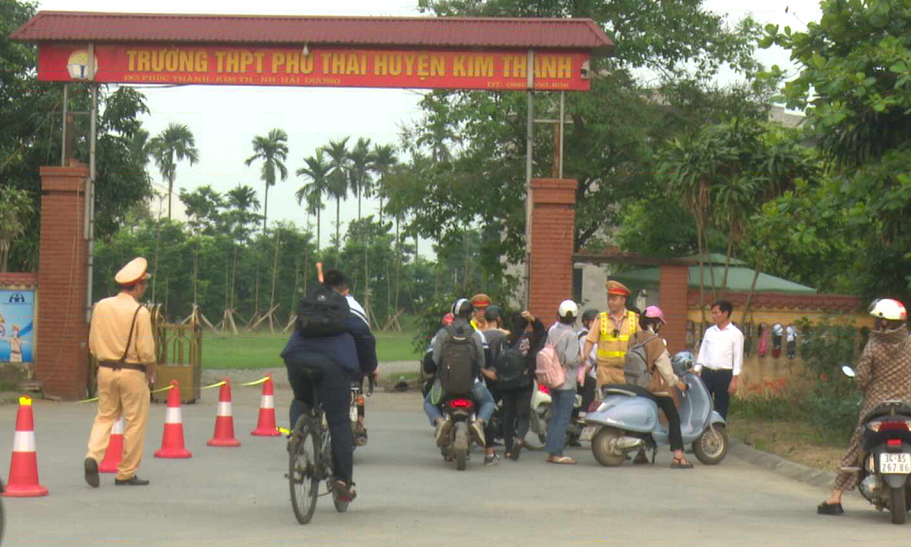 AN TOÀN GIAO THÔNG: CHÚ TRỌNG ĐẢM BẢO AN TOÀN GIAO THÔNG ĐẦU NĂM HỌC MỚI