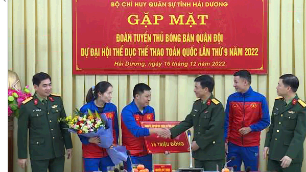 Bộ CHQS tỉnh Hải Dương gặp mặt đoàn bóng bàn Quân Đội